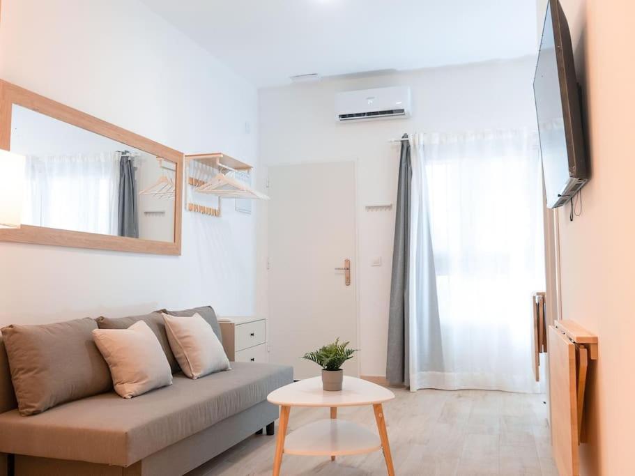 Acogedor Estudio En Triana Con Jacuzzi Y Wifi Sevilla Eksteriør billede