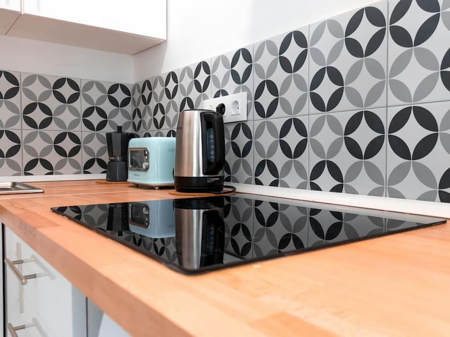 Acogedor Estudio En Triana Con Jacuzzi Y Wifi Sevilla Eksteriør billede
