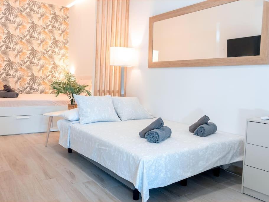 Acogedor Estudio En Triana Con Jacuzzi Y Wifi Sevilla Eksteriør billede