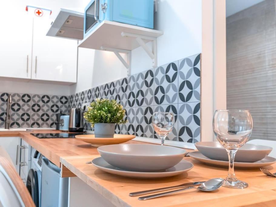Acogedor Estudio En Triana Con Jacuzzi Y Wifi Sevilla Eksteriør billede