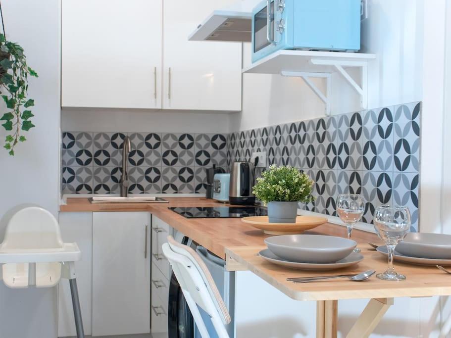 Acogedor Estudio En Triana Con Jacuzzi Y Wifi Sevilla Eksteriør billede